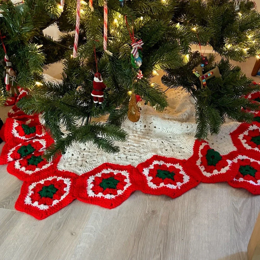 Handmade Crocheted Christmas‎ Tree Skirt Red White Green Floral Hexagon Granny